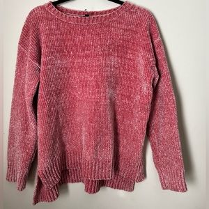 Pink sweater size m.
